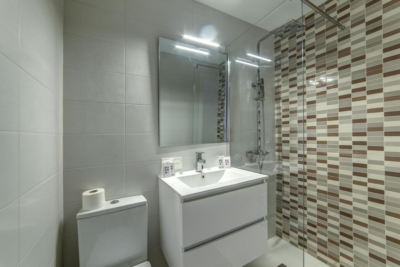 Triple Room Bathroom